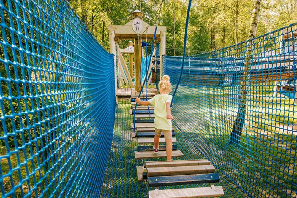 Outdoor Adventure Elevated｜Ropecube Builds Immersive Rope Net Spaces